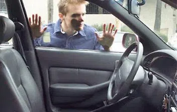 Berkeley California Locksmith Berkeley, CA 510-964-3239 - 15a-Keys-Locked-In-Car